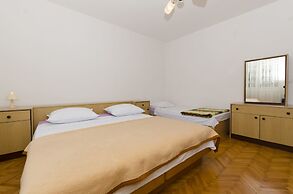 Apartment Tome G