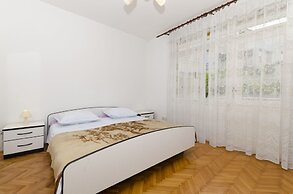Apartment Tome G