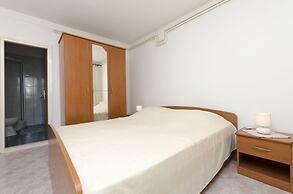 Apartments and Room Mate-mare