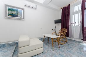 Apartment and Rooms Ivan