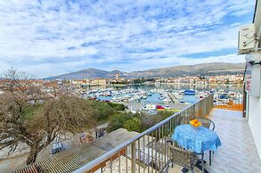 Apartments and Rooms Iva
