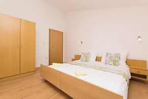 Apartments and Room Central Position