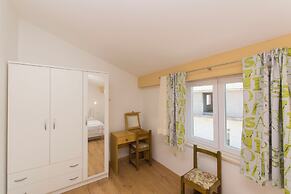 Apartments and Room Central Position