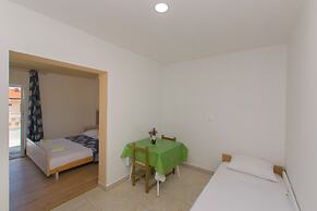 Apartments and Room Central Position