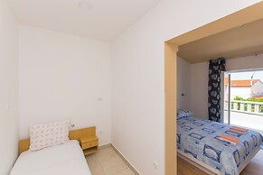 Apartments and Room Central Position
