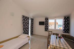 Apartments and Room Central Position