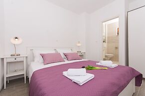 Apartments Villa LA