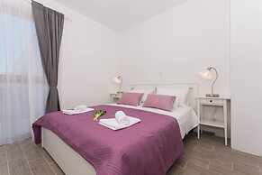Apartments Villa LA