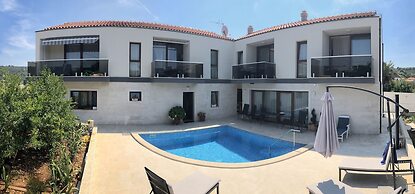 Apartments Villa LA