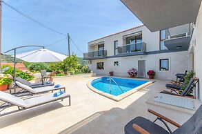 Apartments Villa LA