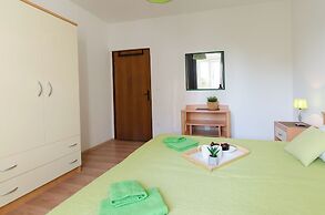 Apartments Ester