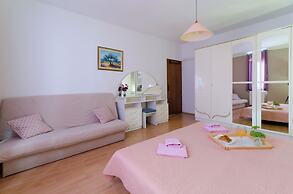 Apartments Ester