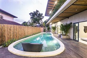 Canggu Dream Studios & Villas