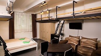 Flying Bed Apartment close to Castle