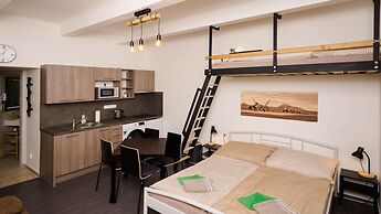 Flying Bed Apartment close to Castle
