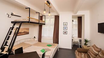 Flying Bed Apartment close to Castle