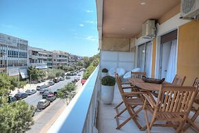 L' apartment blanc dans le centre de Glyfada