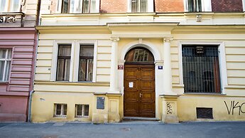 METRO Apartment