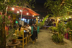 Bananas Adventure Hostel