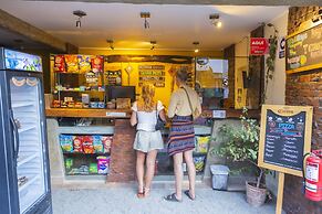 Bananas Adventure Hostel