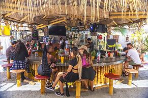 Bananas Adventure Hostel