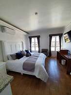 Hotel Estancia Real