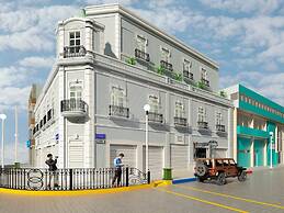 Hotel Estancia Real