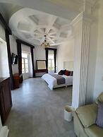 Hotel Estancia Real