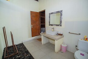 D'Muncuk Huts Lembongan
