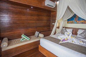 D'Muncuk Huts Lembongan