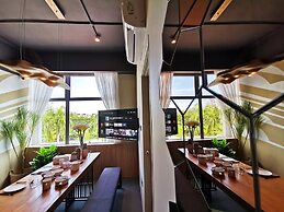Oikos Poshtel