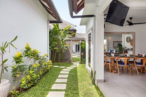 Hiburan Villas by Villa Finder