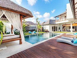 Villa Hiburan 1 by Villa Finder