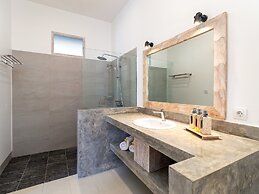 Villa Hiburan 1 by Villa Finder