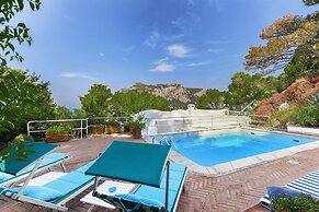 Villa Polifemo