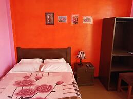 El Manzano Hostel