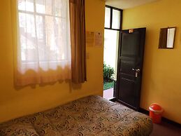 El Manzano Hostel
