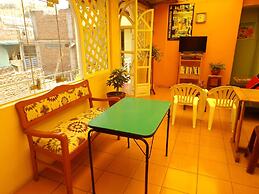 El Manzano Hostel