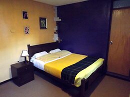 El Manzano Hostel