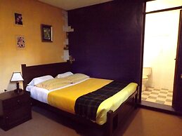 El Manzano Hostel