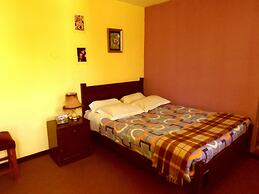 El Manzano Hostel