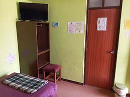 El Manzano Hostel