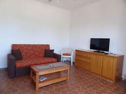 Liliane Apart