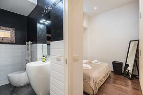 Art Gallery Apartment in Florence