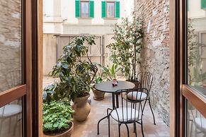 Art Gallery Apartment in Florence