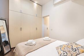 Art Gallery Apartment in Florence