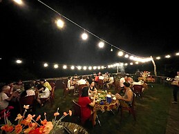 Ba Be Lakeside Bungalow