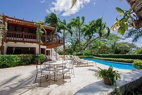 5BR 4.5BA Las Piñas CdC Villa by ASVR
