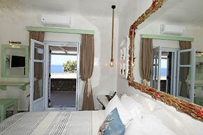 Starlight Luxury Seaside Villa & Suites