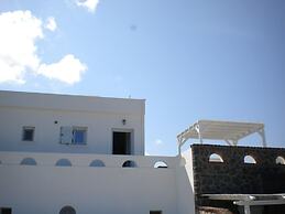 Starlight Luxury Seaside Villa & Suites